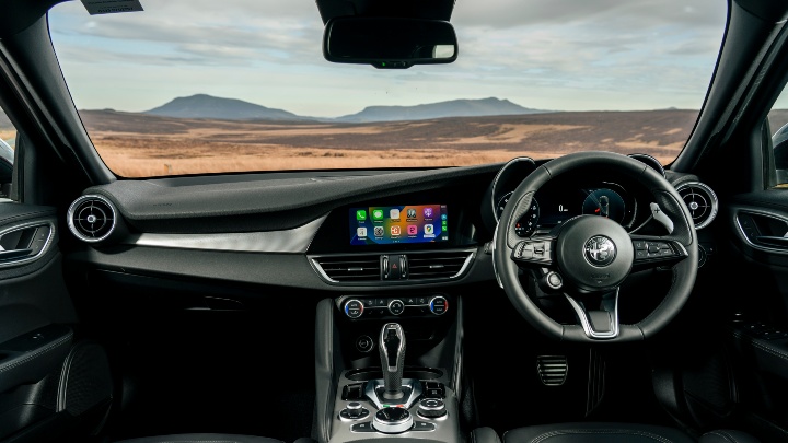 Alfa Romeo Giulia Interior Dashboard