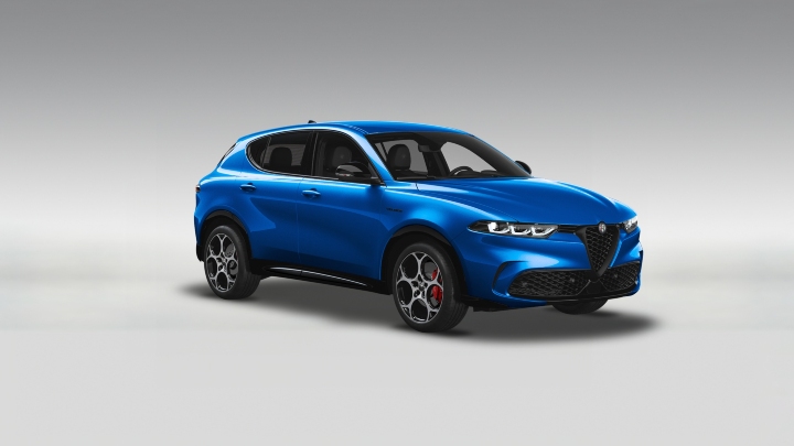 Blue Alfa Romeo Tonale Veloce
