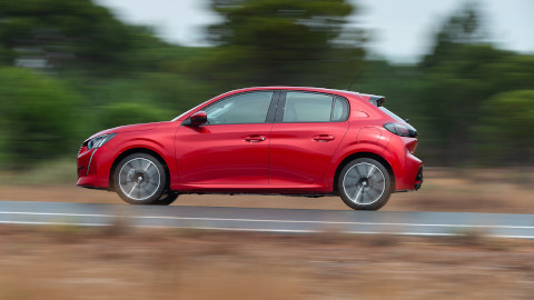 Peugeot 208 Driving