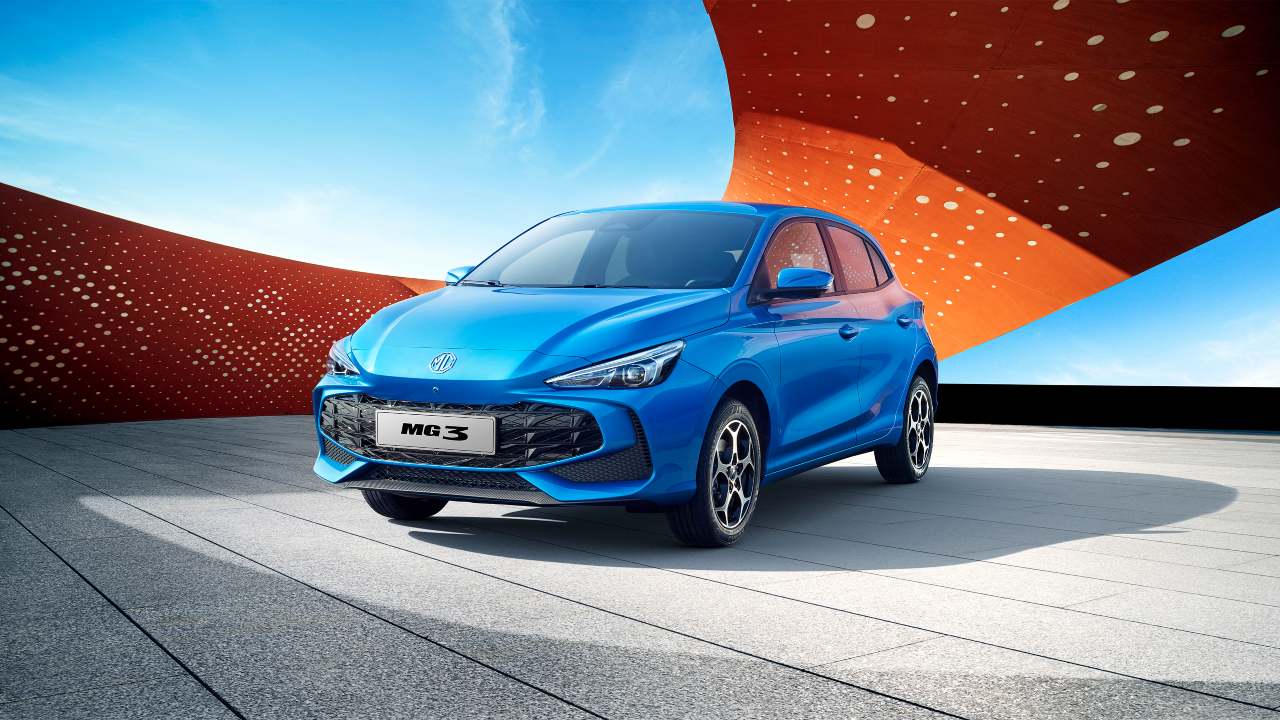 Blue MG3 Hybrid+ Exterior Front Static