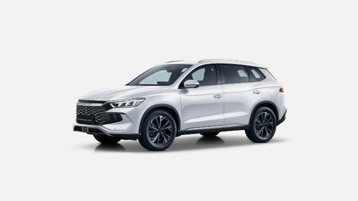 White BYD SEALION 5 DM-i