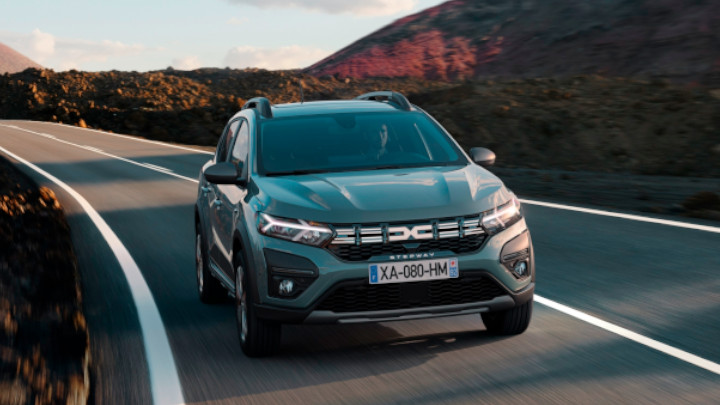 Dacia Sandero Stepway Front Driving 