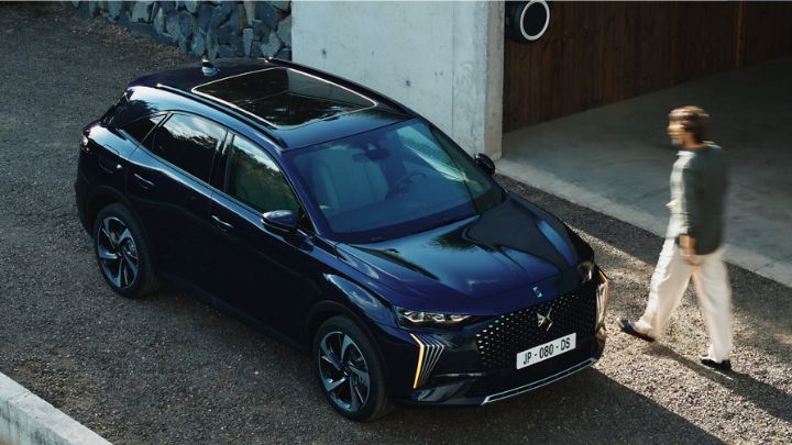 Black DS 7 Front