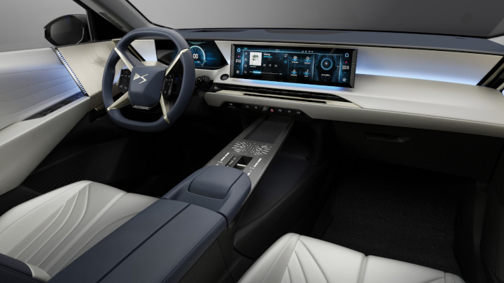 DS No8 Interior