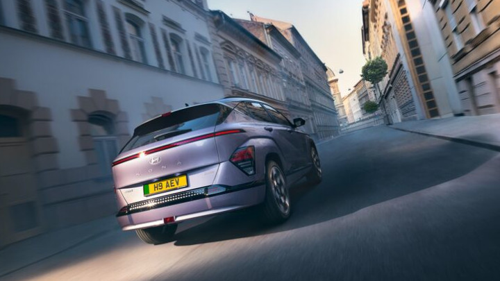 Hyundai KONA Driving Rear