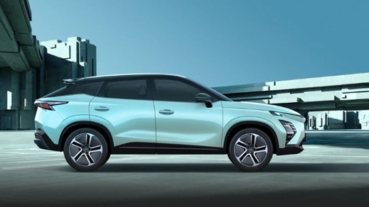 OMODA E5 Side View