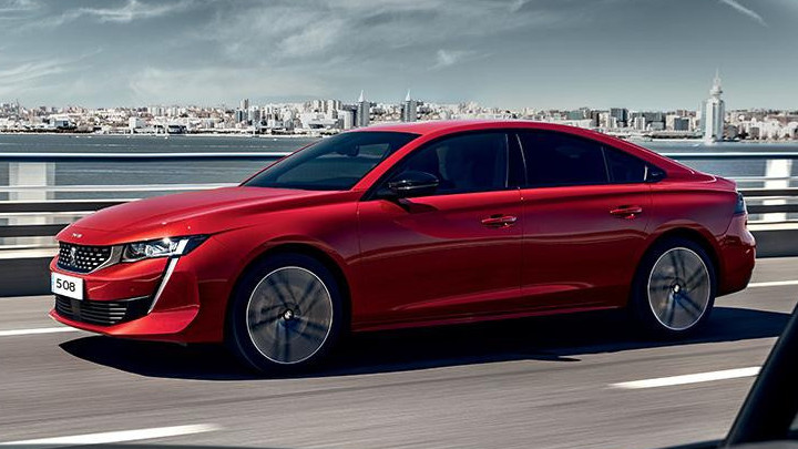 Peugeot 508 Driving, Side