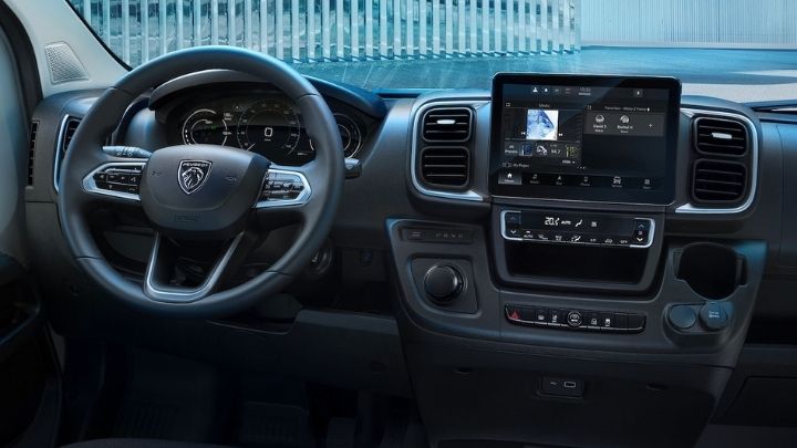 Peugeot E-Boxer Cabin