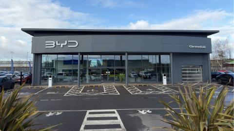 Exterior shot of Evans Halshaw BYD in Mayfair London